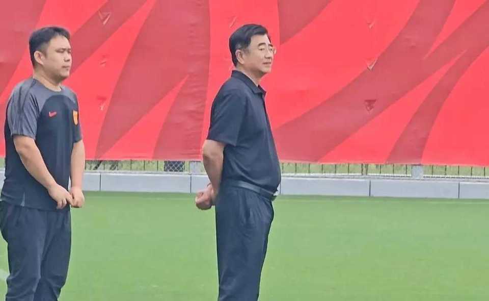 被压力束缚 被压力束缚