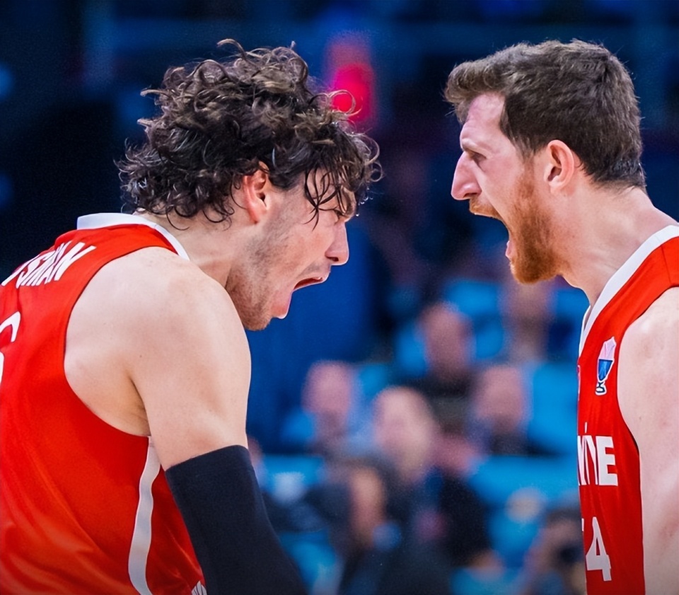 芬兰队, 赛如期开打, 直到三四节