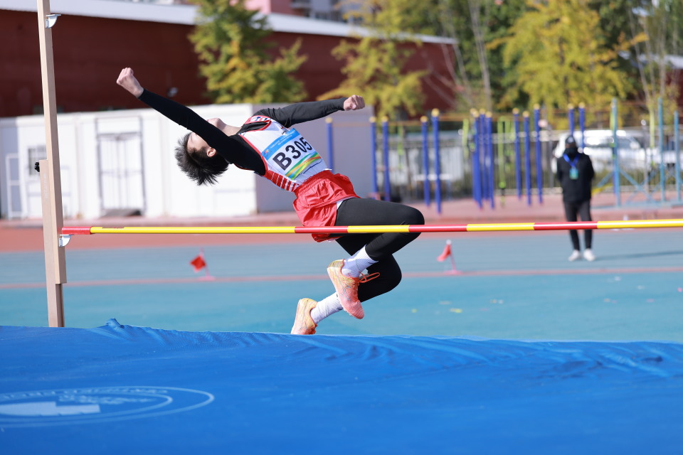 OnVHA, 义学校腾出, 级至高中三 OnVHA, 义学校腾出, 级至高中三